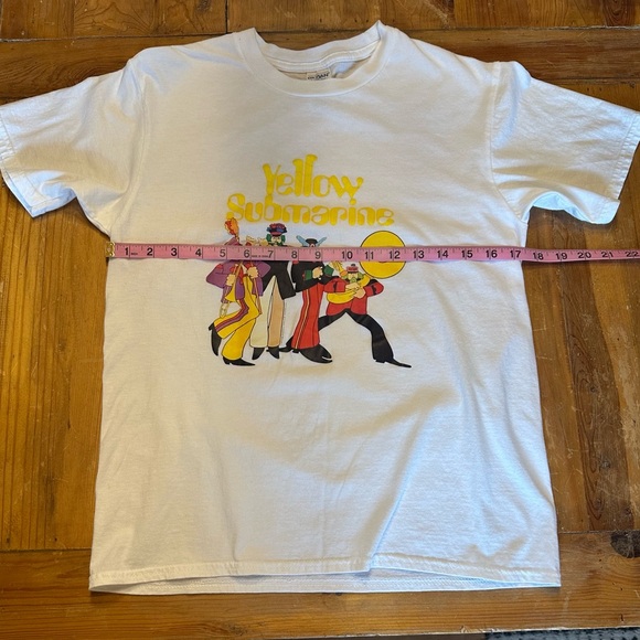 Yellow Submarine Gildan soft style t shirt - Picture 6 of 6